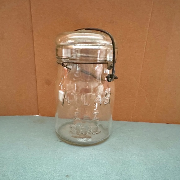 Vintage Atlas EZ Seal Pint Size Wire Bail Mason Jar - Picture 1 of 1